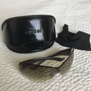 Gucci Sunglasses GG 1825/S w/original case & cloth